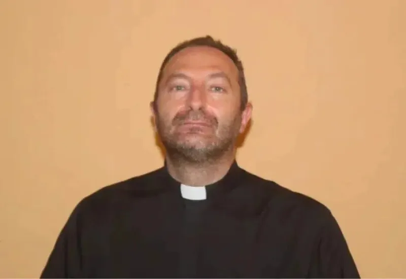 Ramón Guidetti, cura italiano que tildó de "usurpador" al papa Francisco.