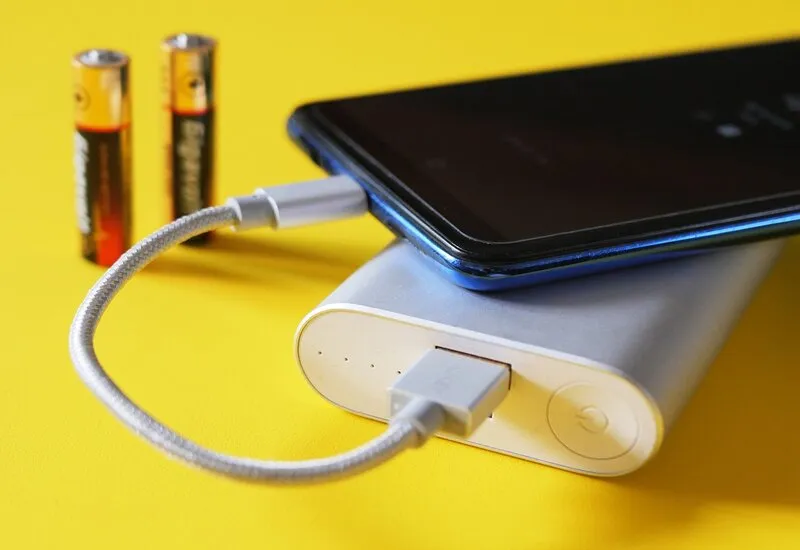 cargar tu teléfono sin energía eléctrica