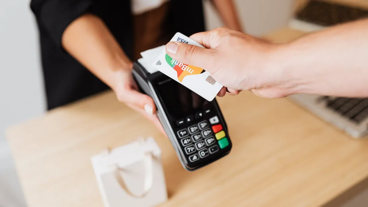 recargos tarjetas de crédito
