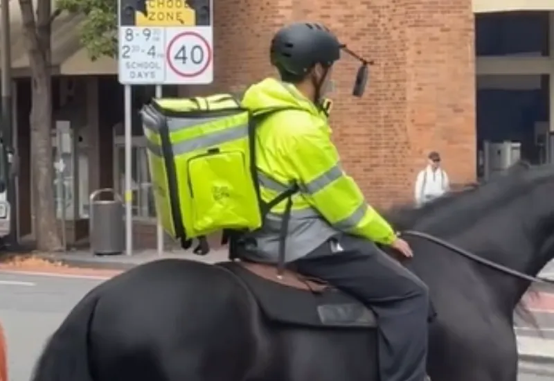 UberEats caballo