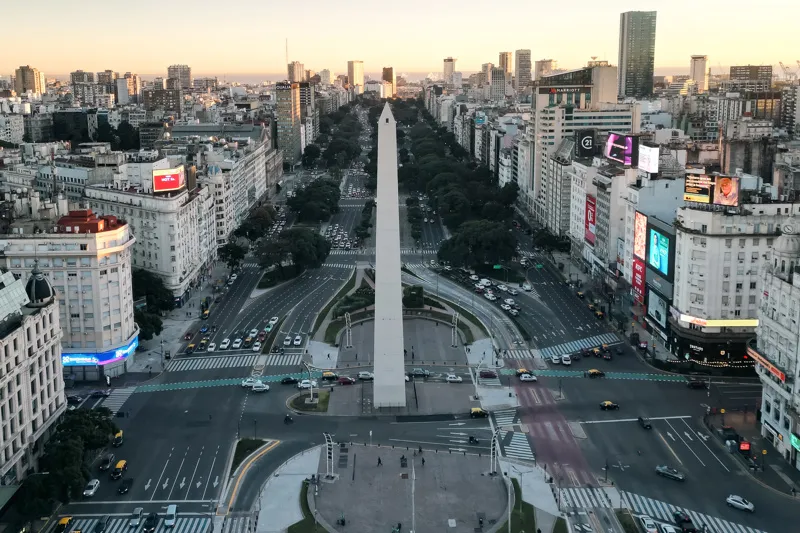 Sindicatos paralizaron Argentina en la segunda huelga general contra Javier Milei