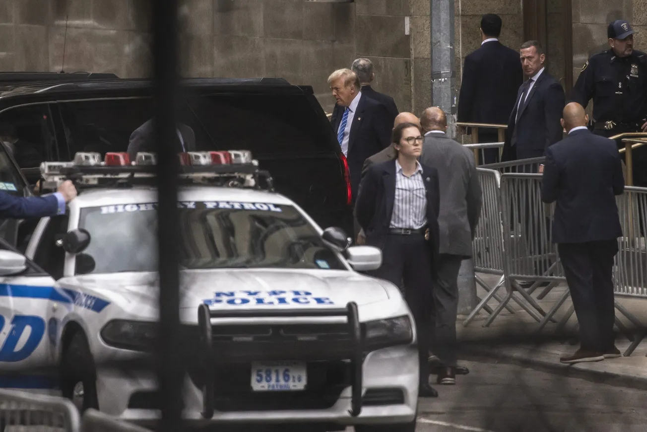 Aliados republicanos de Donald Trump demuestran su apoyo en la corte