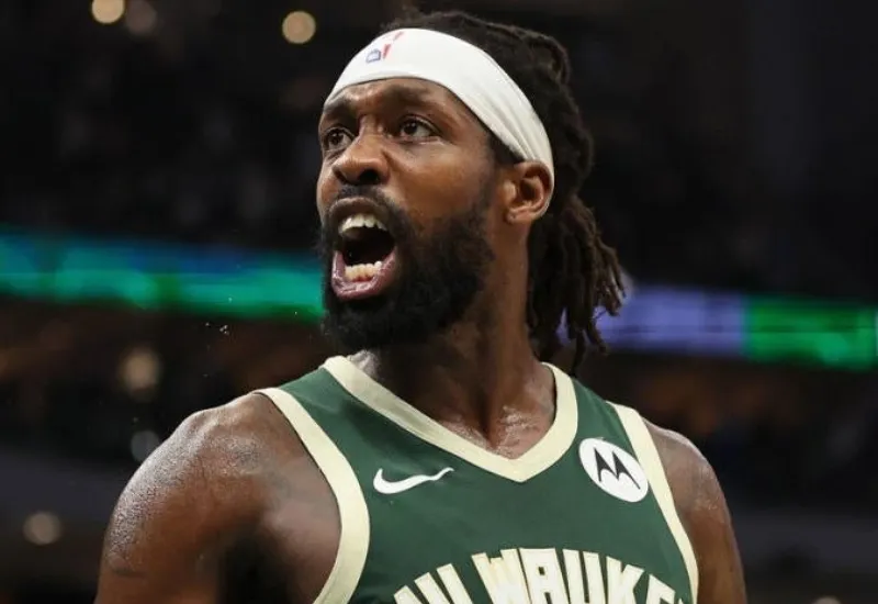 VIDEO | Patrick Beverley lanza balón a fan en derrota de Bucks