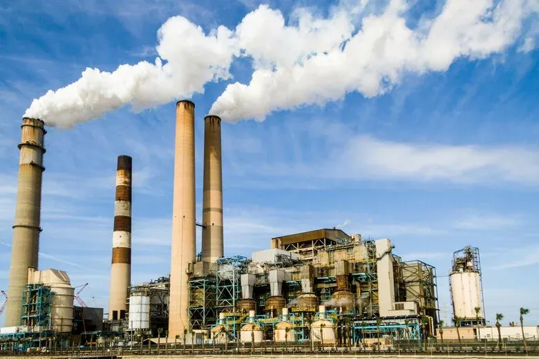 Corte Suprema de EEUU suspende regulación que busca reducir la contaminación del aire