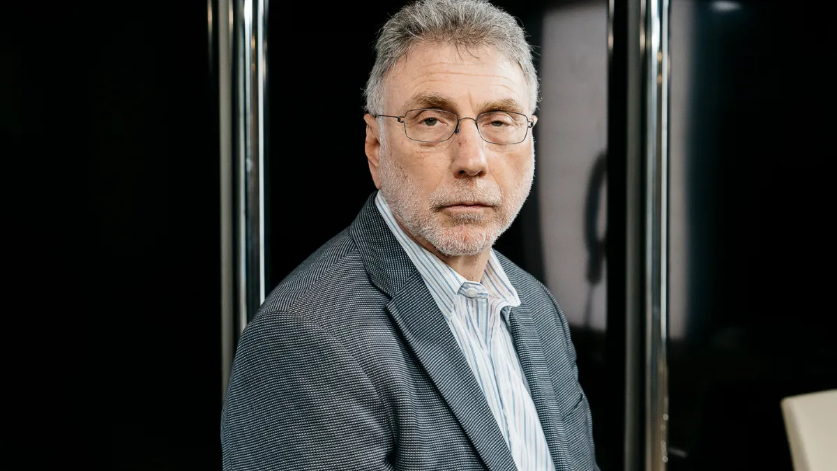 Martin Baron, exdirector de The Washington Post, habla sobre los desafíos y responsabilidades del periodismo en la era digital