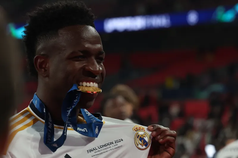 Real Madrid se une a Vinícius Jr.: si ven actos racistas, saldrán del campo