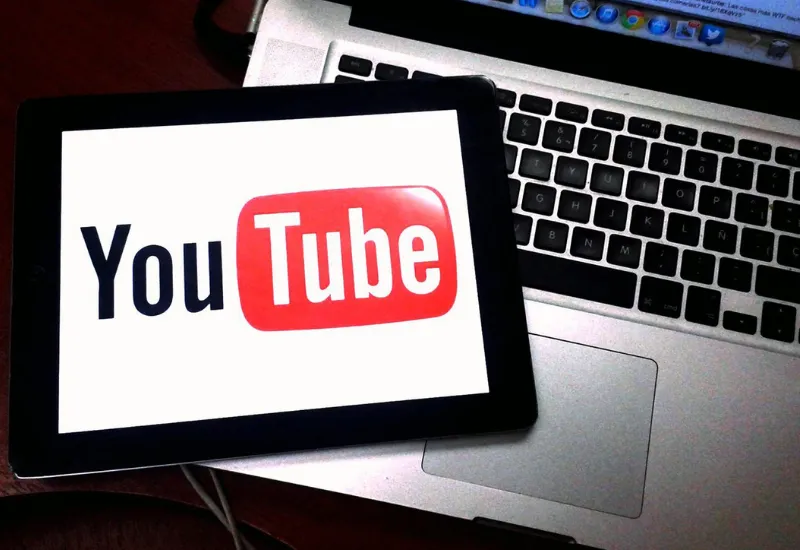 YouTube Instagram Facebook