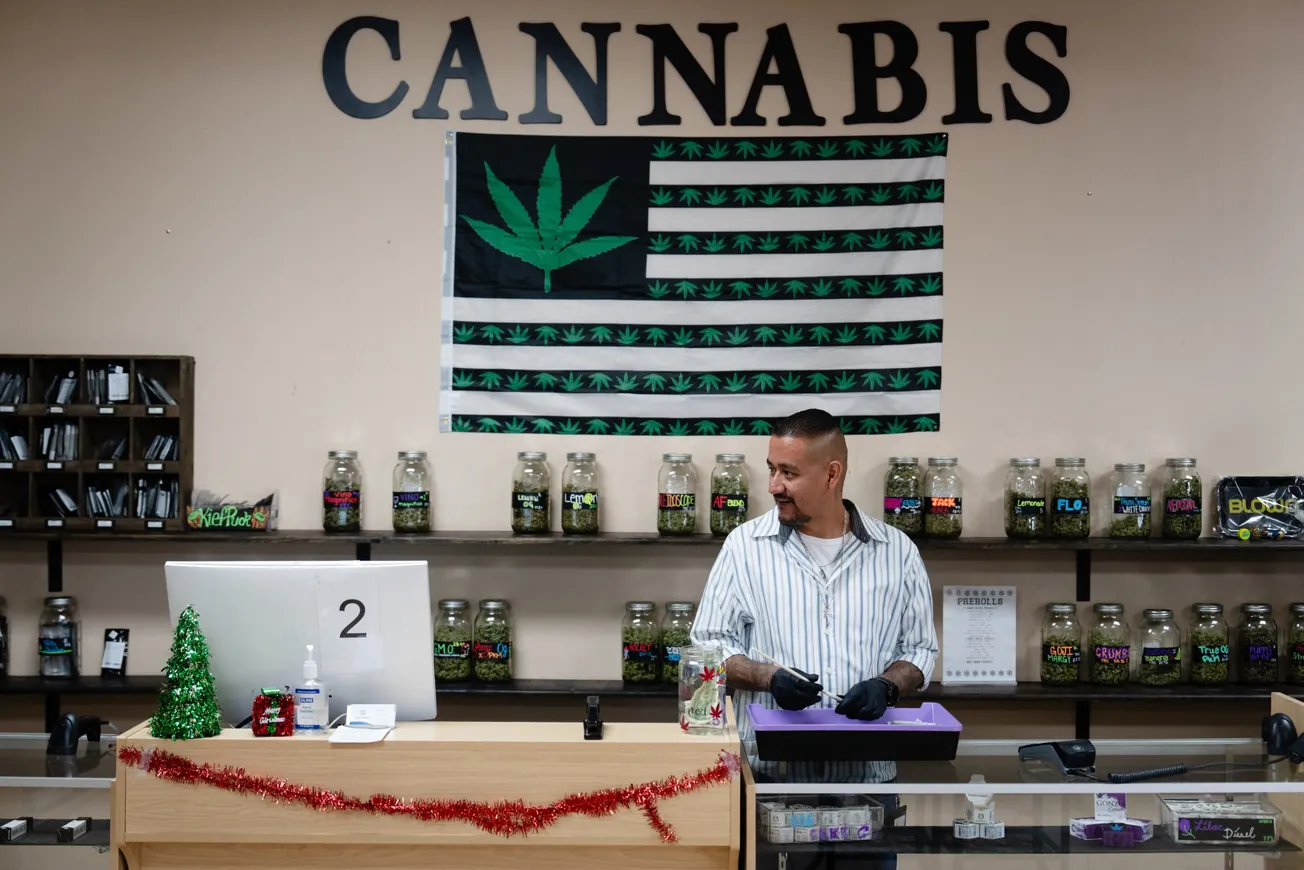 Biden impulsa la reclasificación del cannabis en EEUU, ¿qué significa para ti?