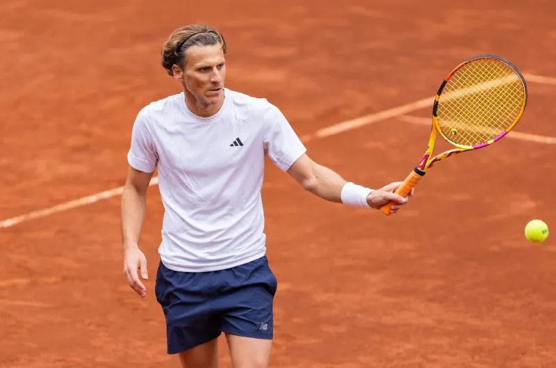 Con 45 años, Diego Forlán cambia el fútbol por el tenis profesional