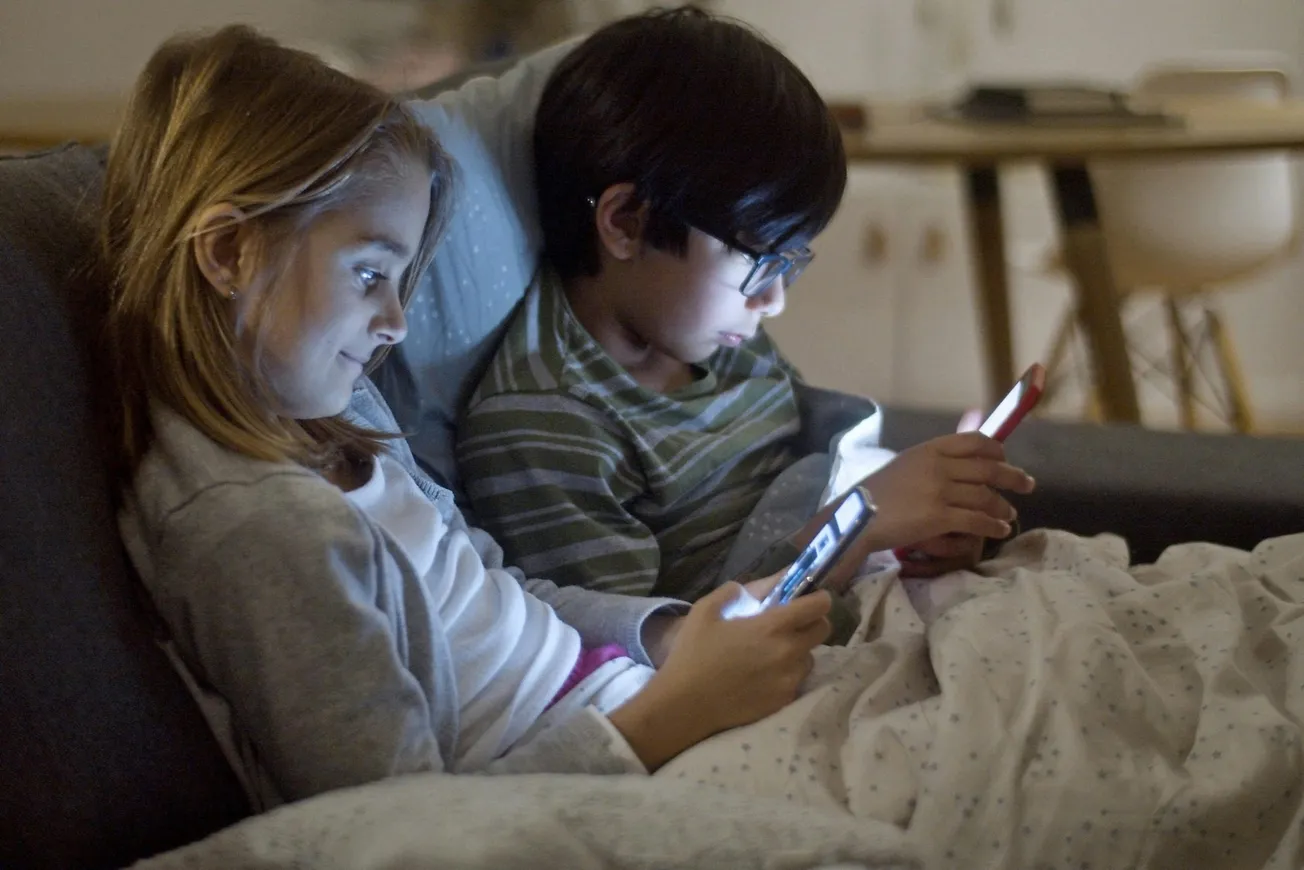 niños celular