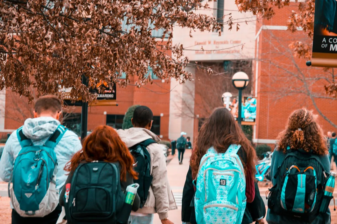 Estudiantes de secundaria en Fairfax proponen reforma para facilitar el acceso al voto juvenil en el Congreso