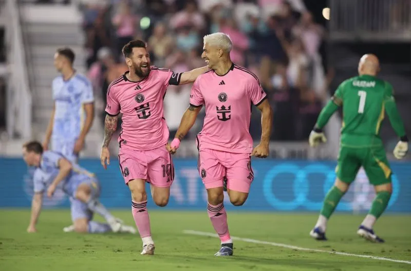Multas a Messi y Suárez desatan debate en el inicio de la temporada