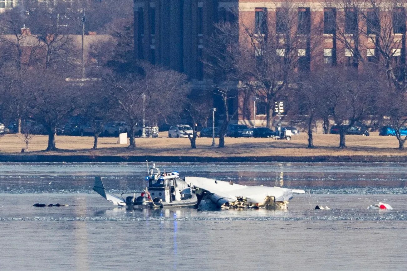 Publicaciones en redes sociales identifican erróneamente a piloto fallecida en colisión aérea sobre Washington D.C.