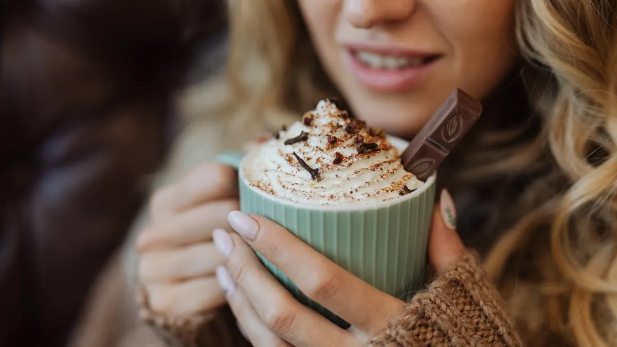Chocolate caliente y caldo de huesos arrasan como tendencia saludable