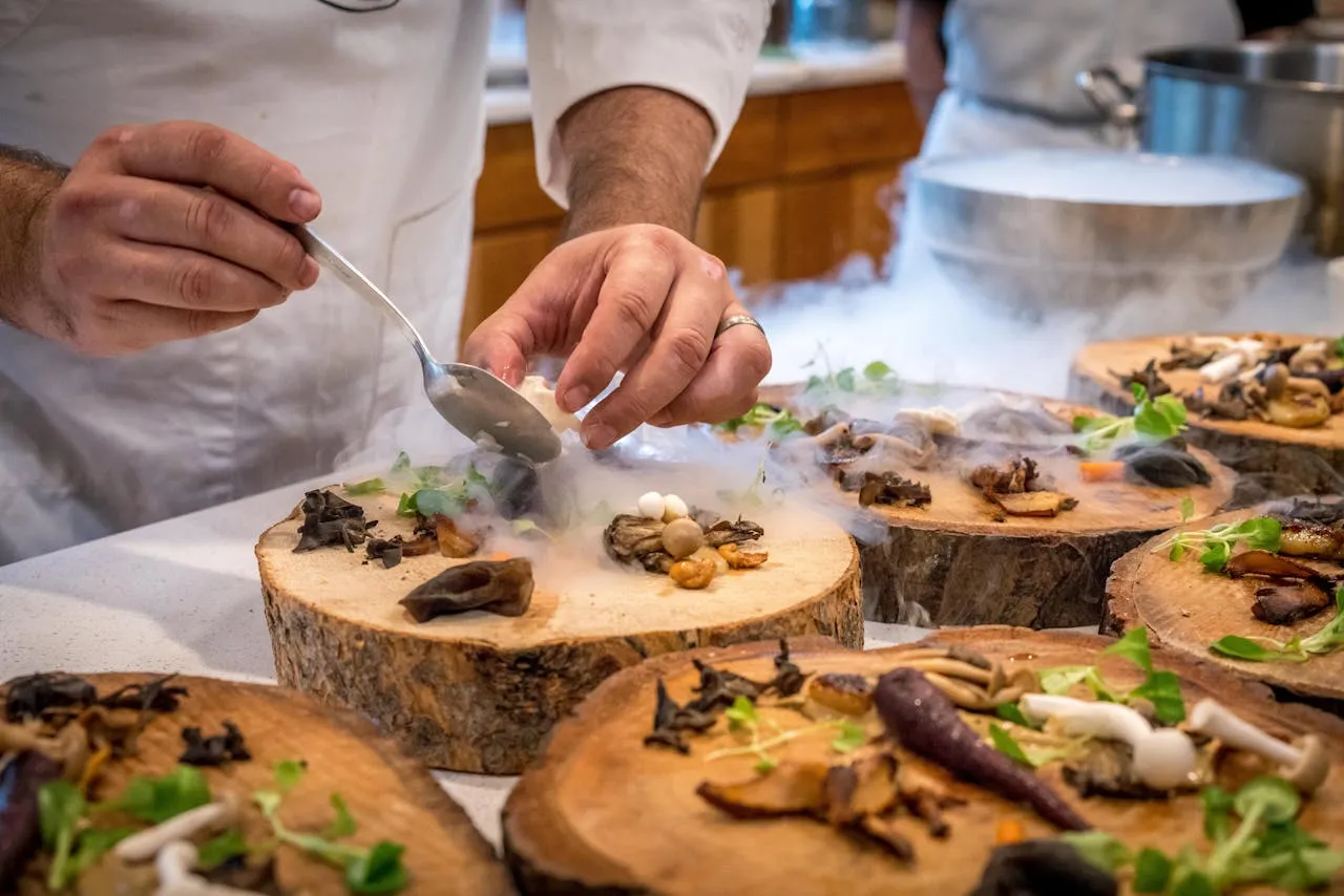 ¿Quiénes son los restaurantes y chefs de DC semifinalistas de los Premios James Beard?