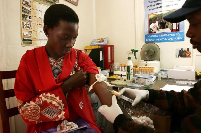 Programas clave contra el VIH colapsan por recortes de USAID en África