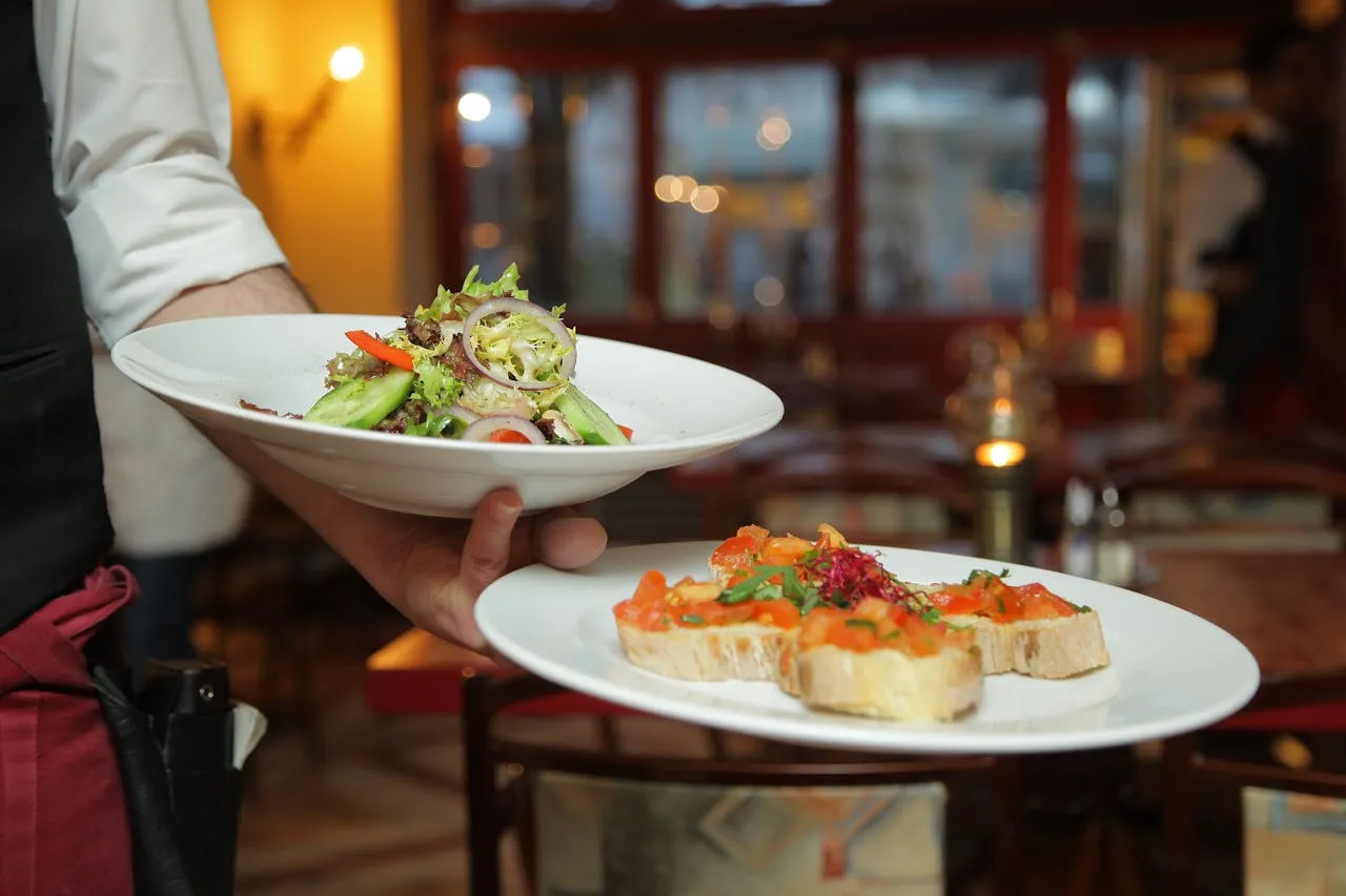 ¿Qué es la Iniciativa 82 y por qué la Asociación de Restaurantes de DC pide que la deroguen?